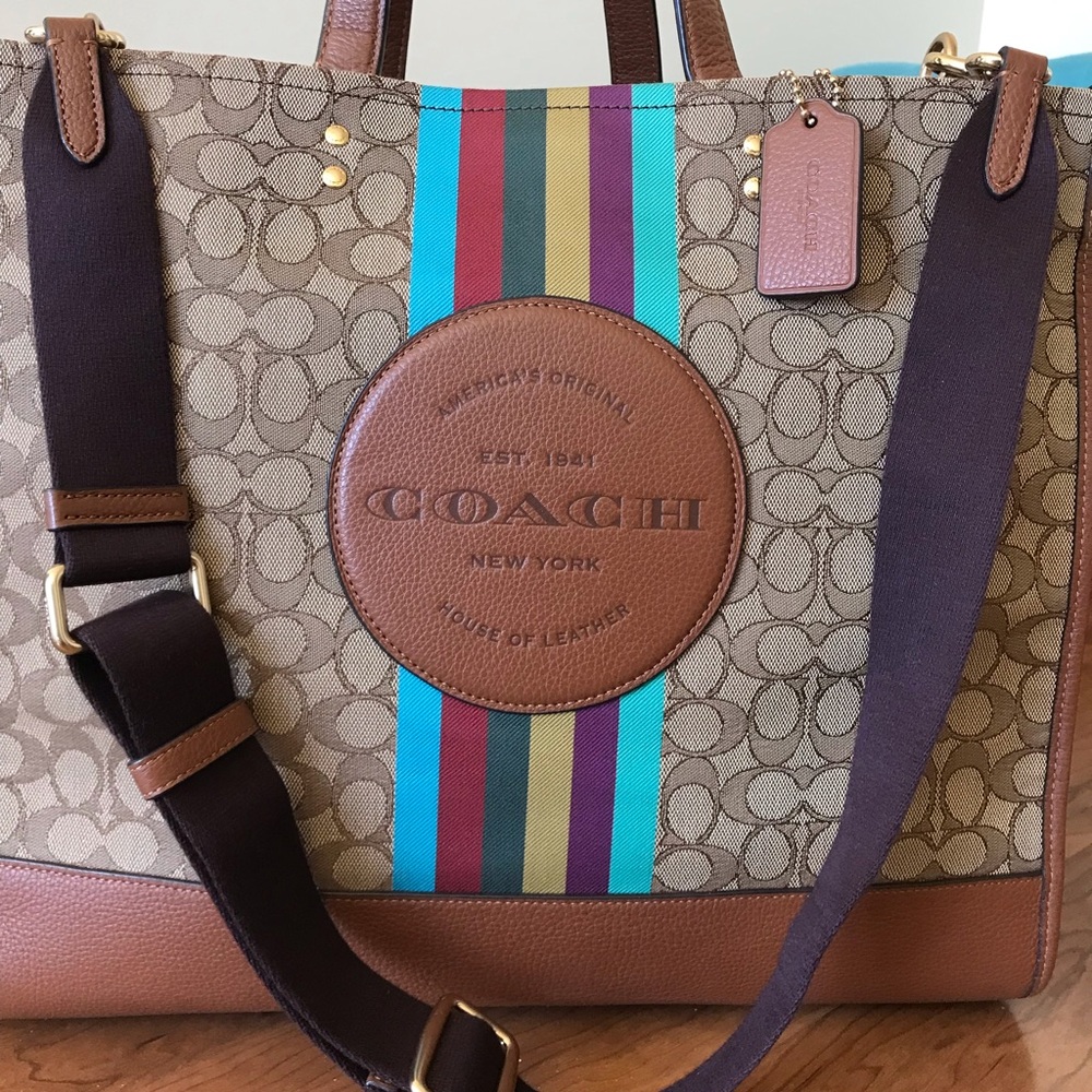Coach Dempsey Tote Bag 40 In Signature Jacquard With Stripe And Coach Patch - Picture 3 of 15